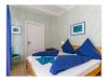Ferienhaus Sommerlust Borkum Schlafzimmer blau EG